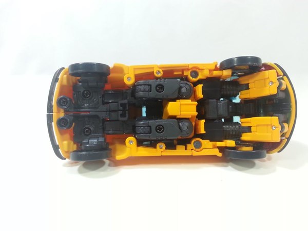 Hasbro Edition Masterpiece Bumblebee And Spike Video Review And Gallery 41 (41 of 51)